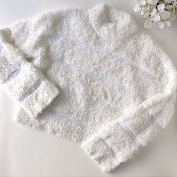 3/$20 Freshman 1996 White Fuzzy Sweater - Picture 1 of 7